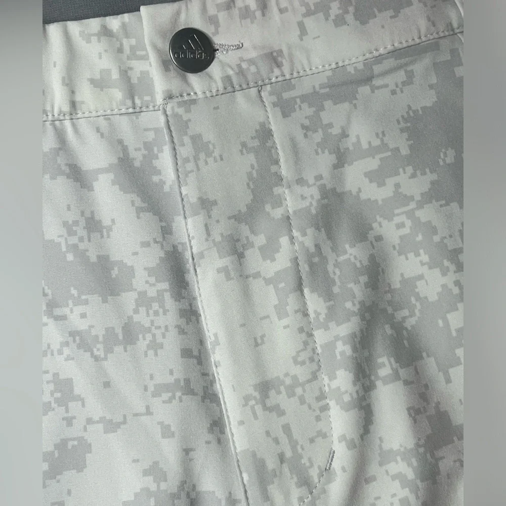 NWT Adidas 42W Ultimate 365 Camo Stretch Band PRIMEGREEN 8.5” Inseam Shorts